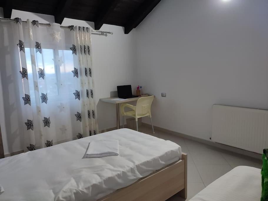 Guest House Ilir Berat Exterior foto