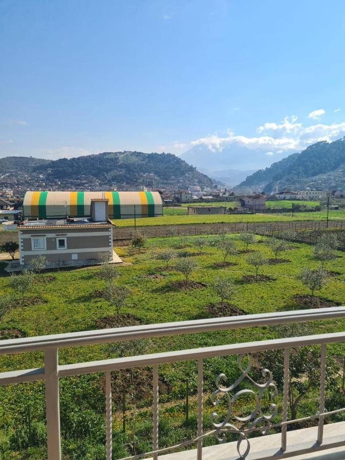 Guest House Ilir Berat Exterior foto