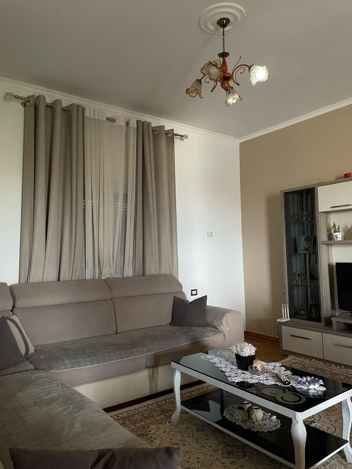 Guest House Ilir Berat Exterior foto