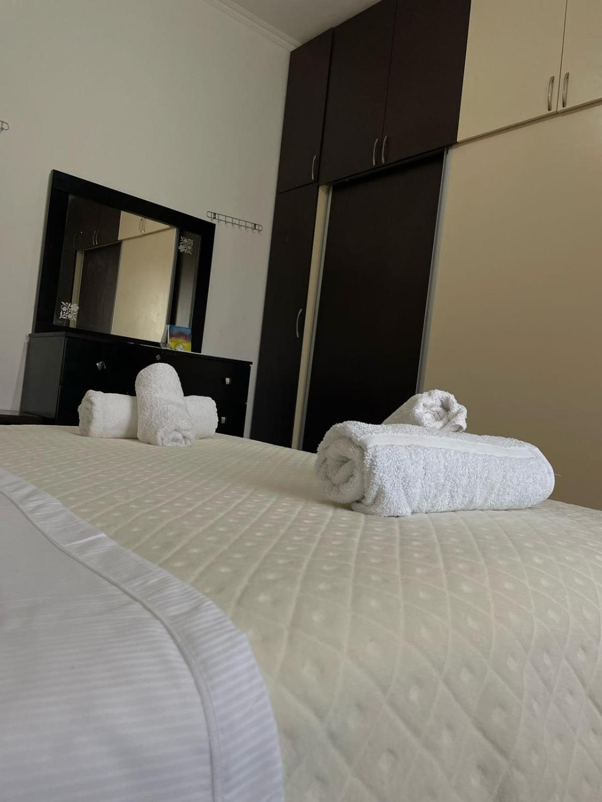 Guest House Ilir Berat Exterior foto